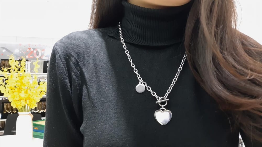 Custom engarve stainless steel OT clasp heart -shaped pendant necklaces
