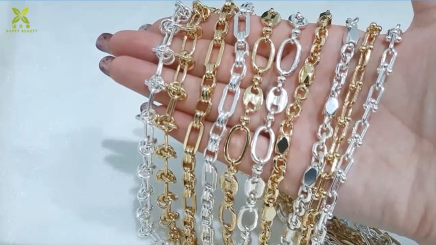 Customized Hot trendy brass available color iced out chunky personalized clip chain necklace