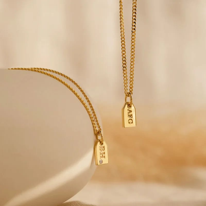 Fashion Exquisite Statement Unique Design Personalize Custom 18k Gold Plated Tiny Initial Tags Necklace Necklaces