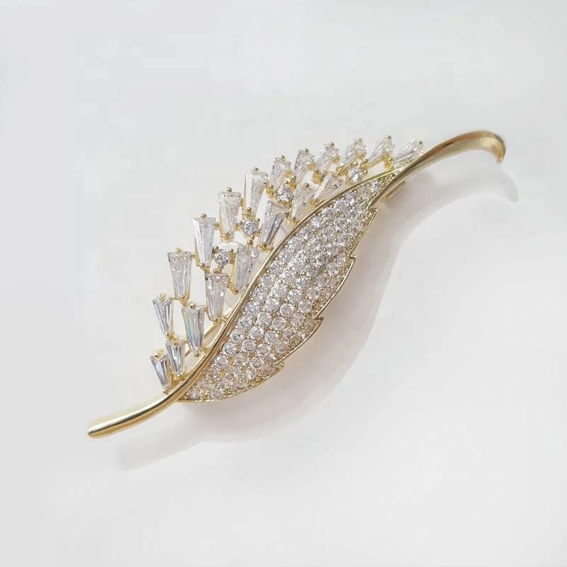 Luxury Brass Shiny Customised Big Zircon Leaf Shape Brooches Pins For Women Brooches