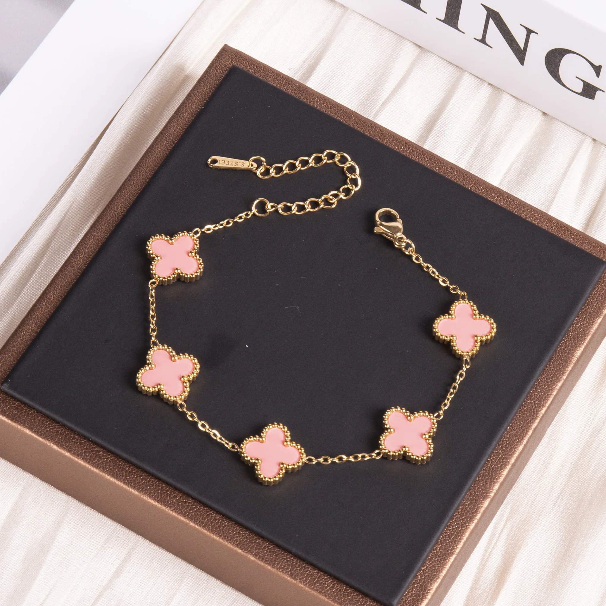 Trending 18k Gold Plated Stainless Steel Clover Necklace Bracelet Earring Jewelry Set For Women Jewellery In Stock