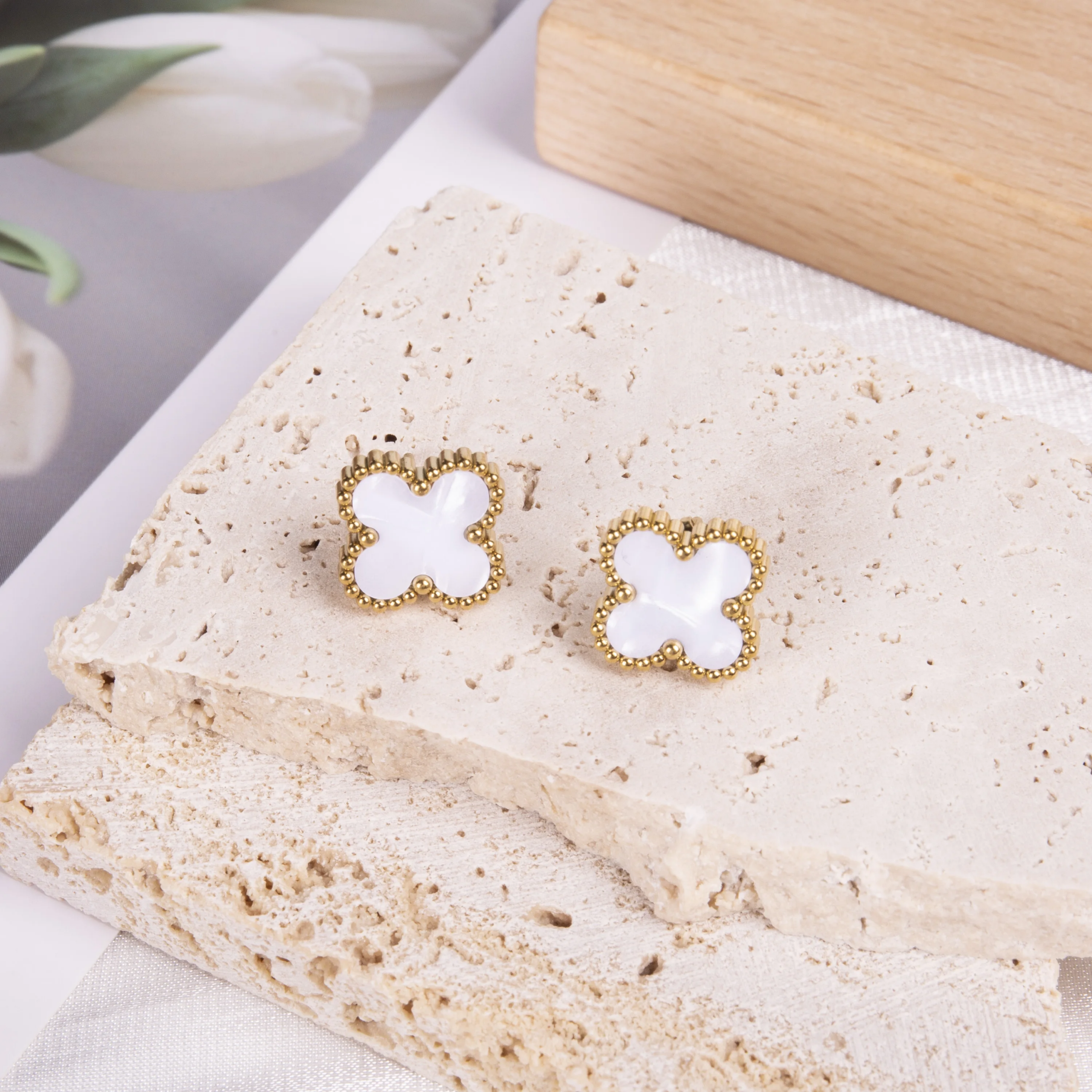 New Flower Charm Necklace Bracelet Earring Set Stainless Steel 18k Jewelry White Shell Four Leaf Clover Jewelry Set In Stock