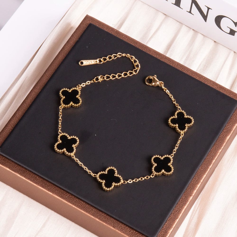 High Quality 18k Gold Plated Stainless Steel SXS Flower Shaped Four Leaf Clover Necklace Bracelet Earring Set For Women In Stock