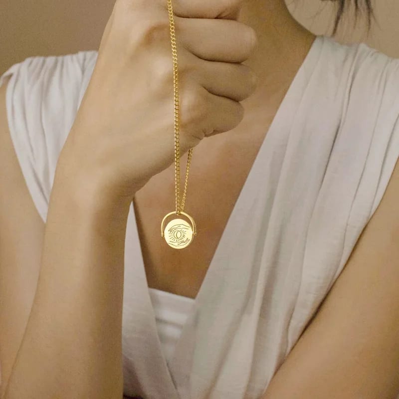 18k Gold Plated Stainless Steel Inspired Design Celestial Engraved Spinner Necklace Minimalist Coin Pendant Necklace Pendant Necklaces