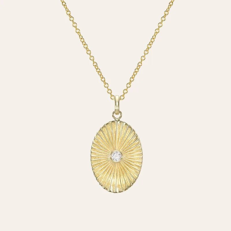 Custom Fashion Jewelry 2023 New Arrival 18k Gold Pleated Oval With Round Diamond Necklace Pendant Necklaces