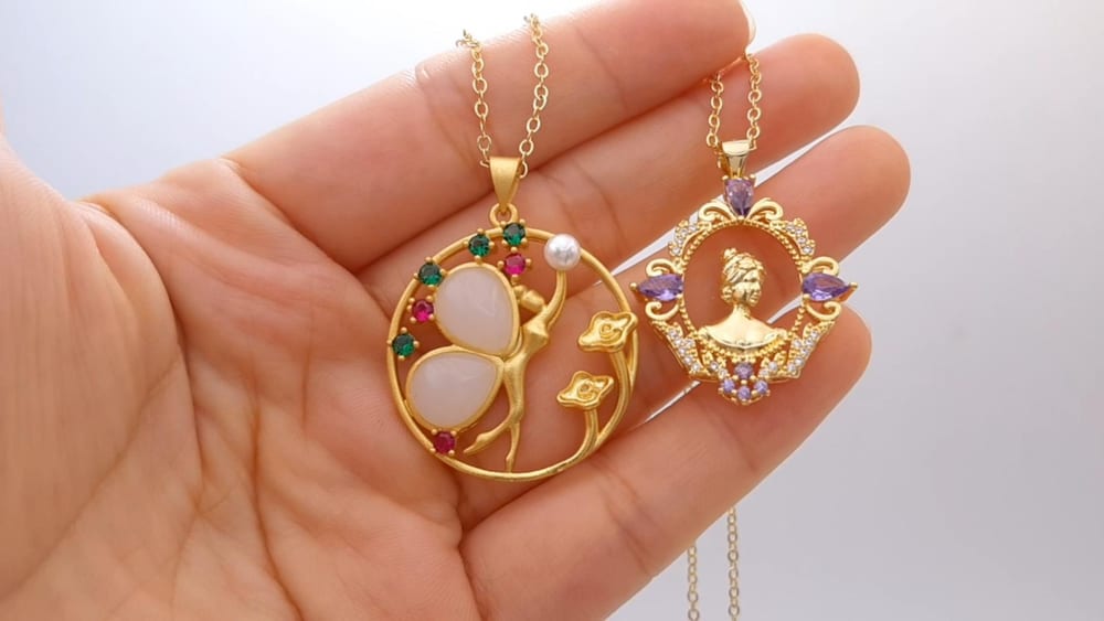 High Quality Classic Stone Pendant Necklace Noble Emerald Ruby Necklace