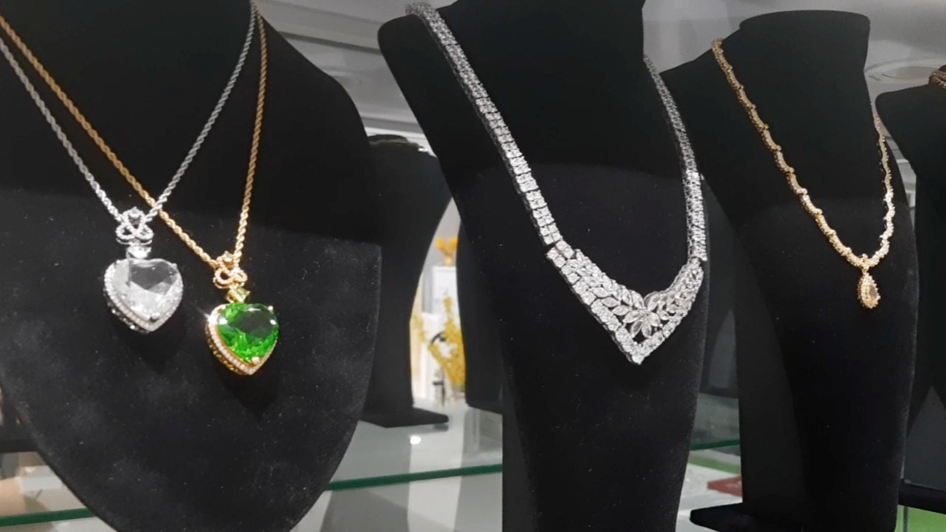 High-end custom jewelry display introduction