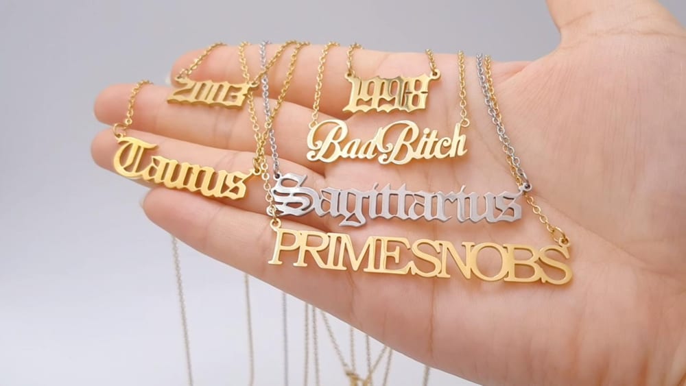 SXS JEWELRY Displays Custom Jewelry